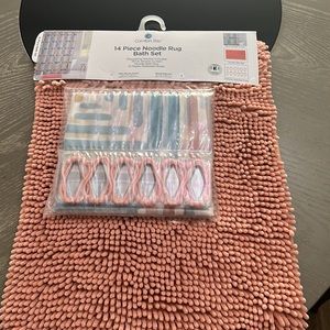 Brand new 14 piece bathroom set